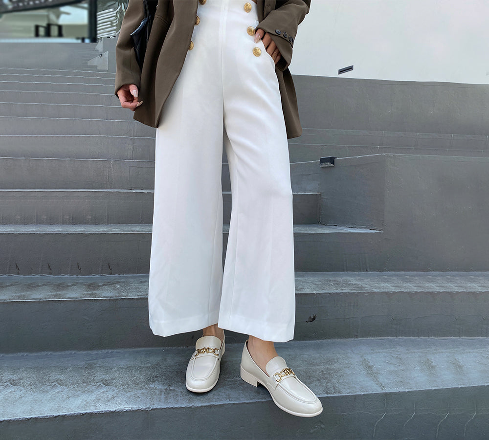 EVERAU® Women Leather Gold Buckle Embossed Low Block Heel Loafers Katia EVERAU