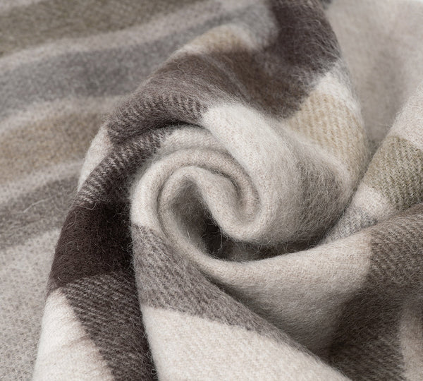 AUSTRALIAN SHEPHERD® 100% Wool Check Solara Scarf UGG AUSTRALIAN SHEPHERD