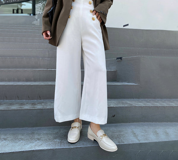 EVERAU® Women Leather Gold Buckle Embossed Low Block Heel Loafers Katia EVERAU